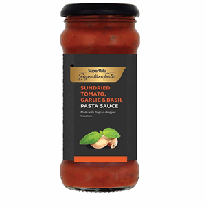 Signature Tastes Sundried Tomato Garlic & Basil Pasta Sauce (350 g) Image